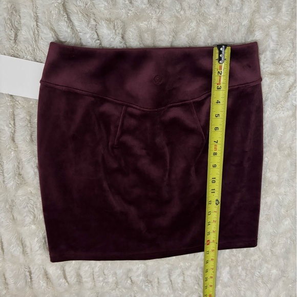 NWT LULULEMON ATHLETICA Women’s Scuba HR Velvet Mini Skirt - Picture 11 of 14